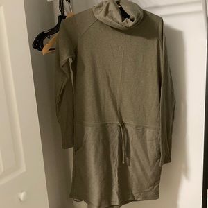 Fantastic Mountain Hardwear sweatshirt dress